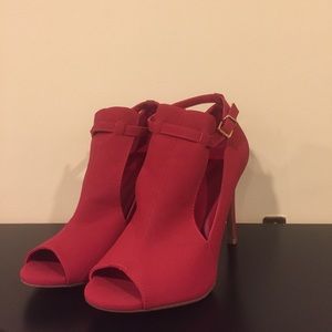 Women’s red heels